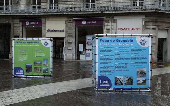 Cube en bache tendue - Campagne de prévention de l’eau de Grenoble