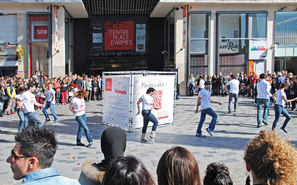 Cube d'exposition en bâche tendue - Campagne promotionnelle Valenciennes